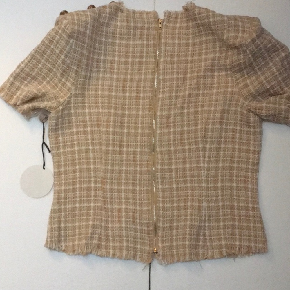 Tailored Top. Size M - Picture 2 of 5